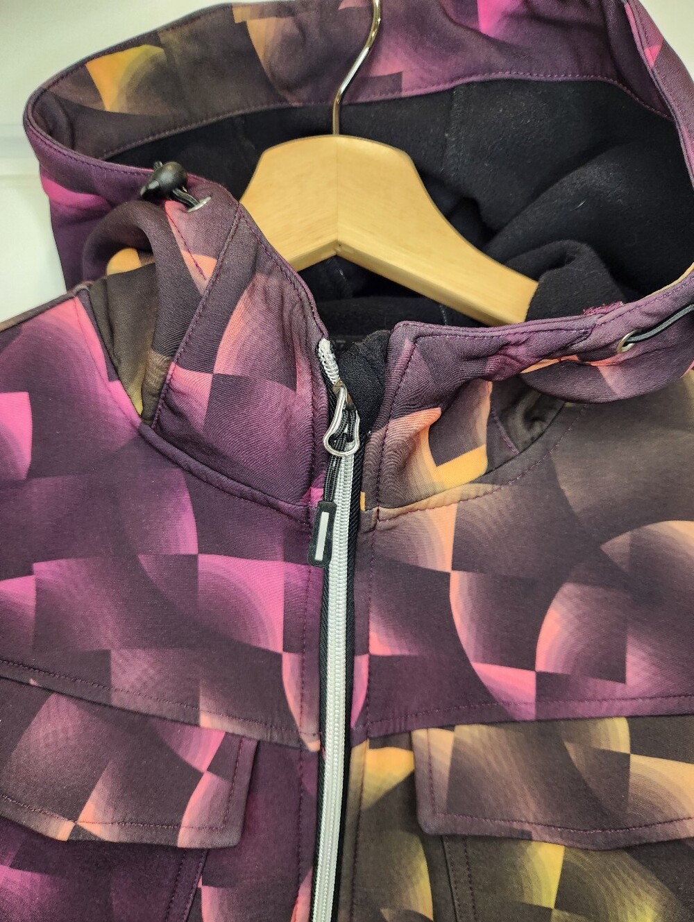 Sz M Noize Hooded Jacket in Purple, Pink, Yellow Gradient Print - Picture 5 of 11